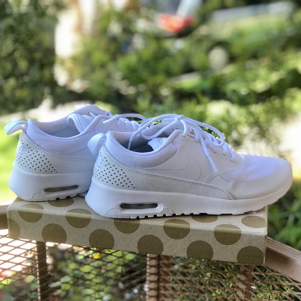 NEW; Nike Air Max Thea in White/ Crocodile